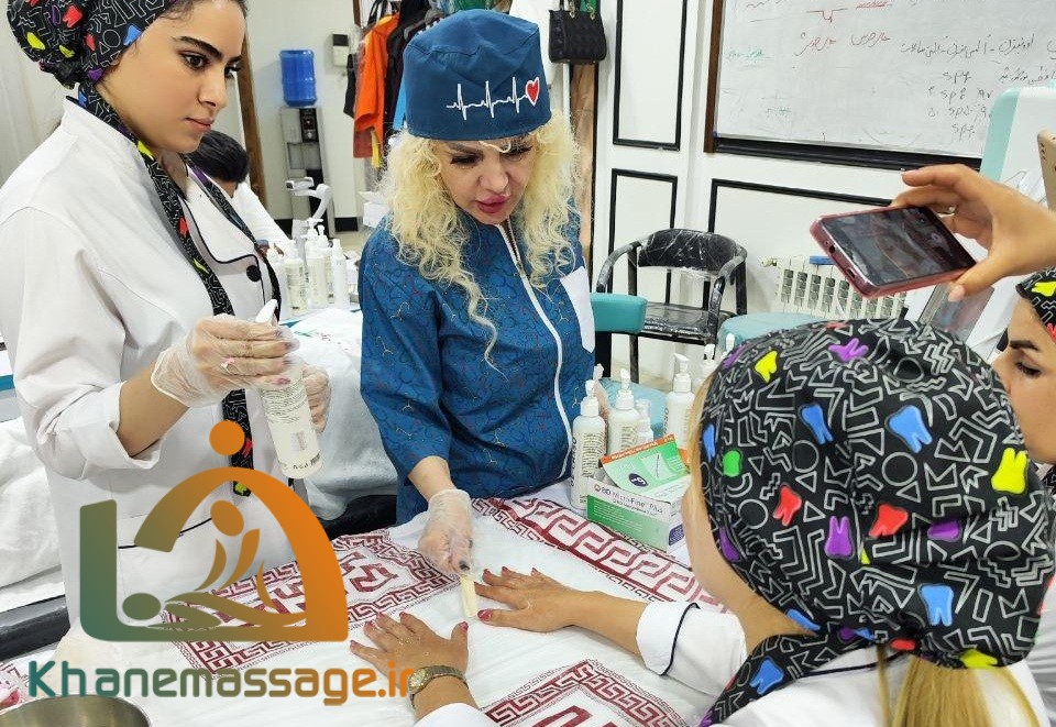 بهترین دوره آموزش کاشت ناخن در اصفهان | آموزشگاه کاشت ناخن در اصفهان